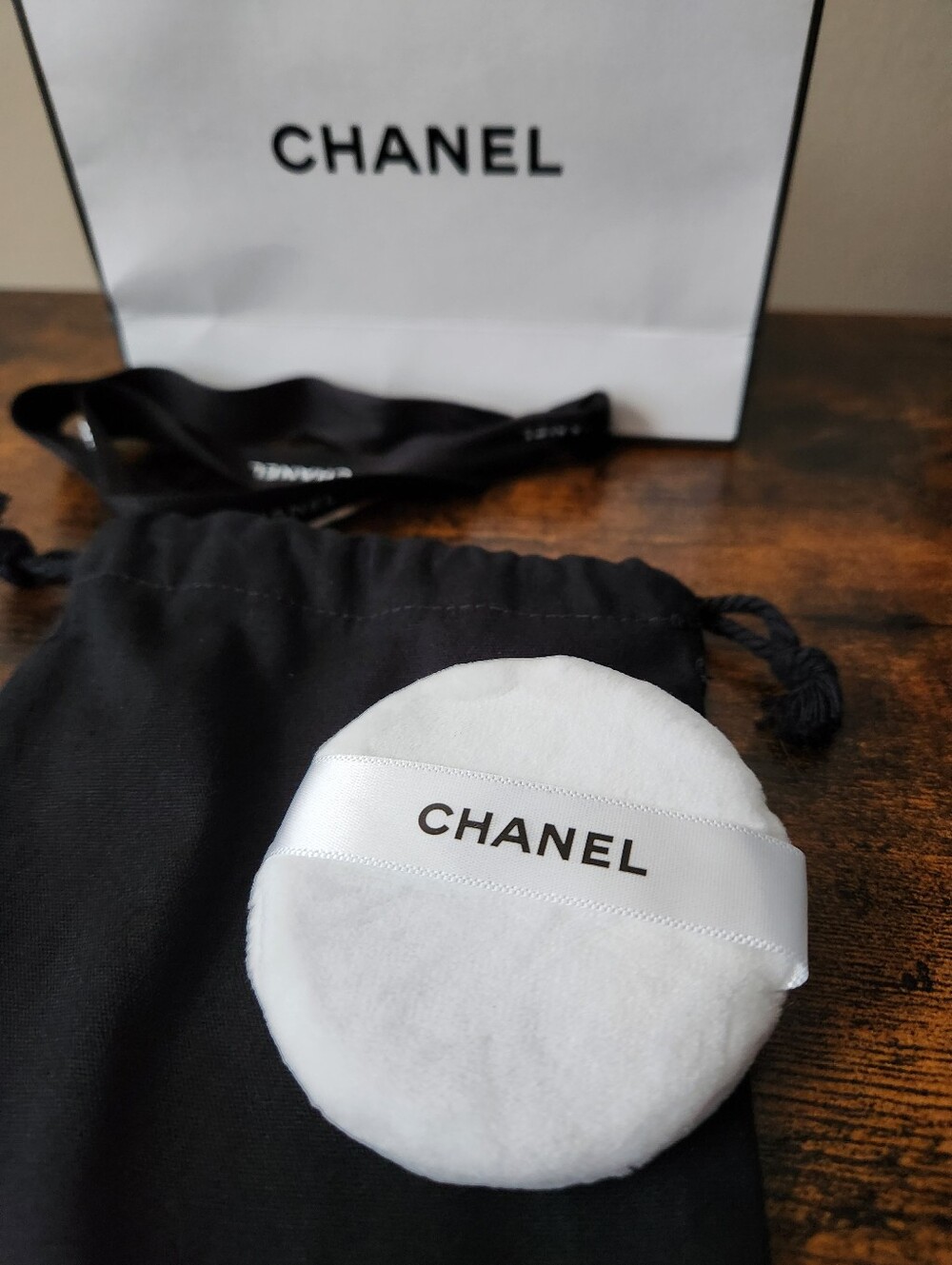 Chanel Powder Puff - Picture 5 of 7